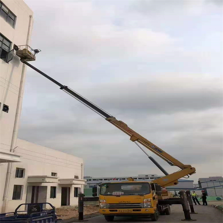 孝感吊车可以用吊笼吊人作业吗